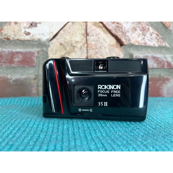 Rikinon 35mm Focus free Camera - Picture 1 of 8